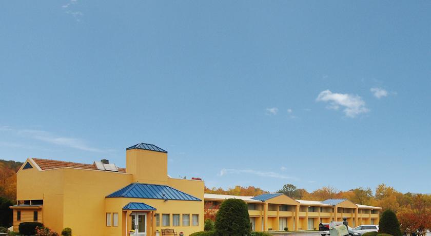 Отель Quality Inn Brookville