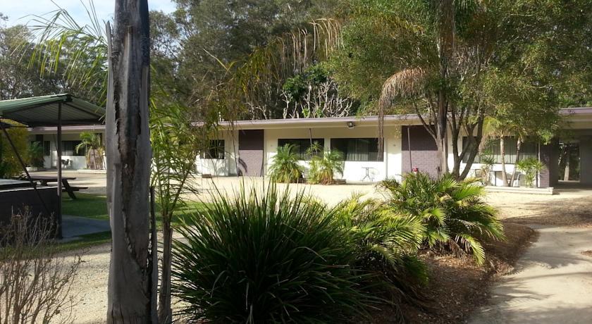 Отель Coffs Coast Motor Inn & Villas