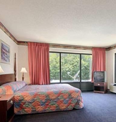 Отель Days Inn - Sanford
