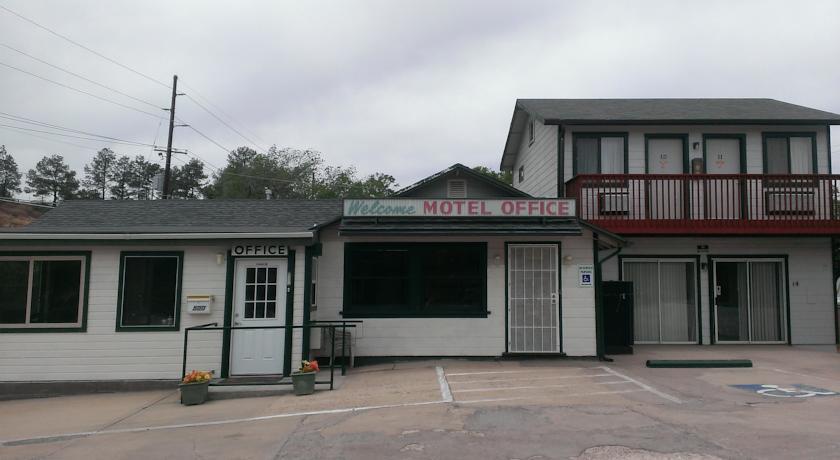 Отель Pine View Motel