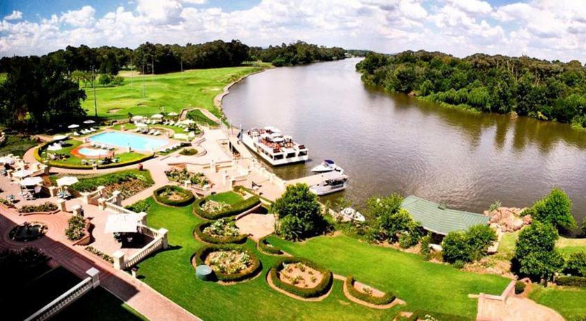 Отель BON Hotel Riviera On Vaal