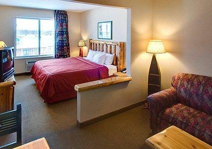 Отель Comfort Suites Rapid River Lodge