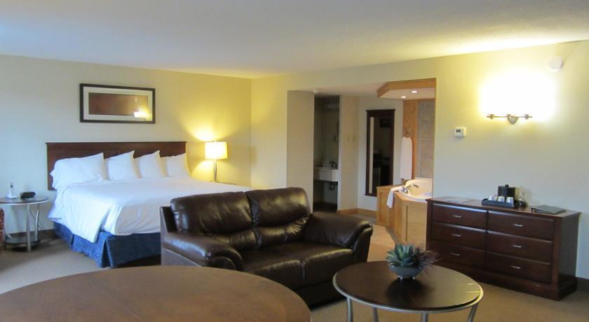 Отель Greenwood Inn & Suites