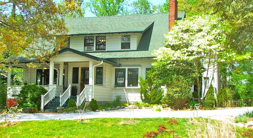 Мини-отель Oakland Cottage Bed and Breakfast