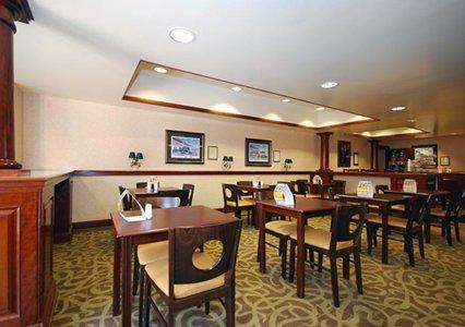Отель Comfort Suites Sumter