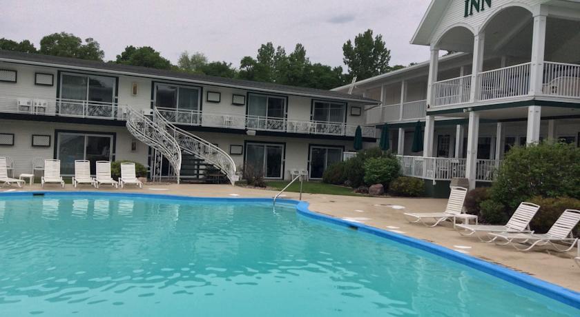 Отель The Inn at Okoboji