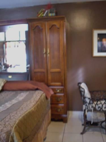 Dickinson Guest House B&B