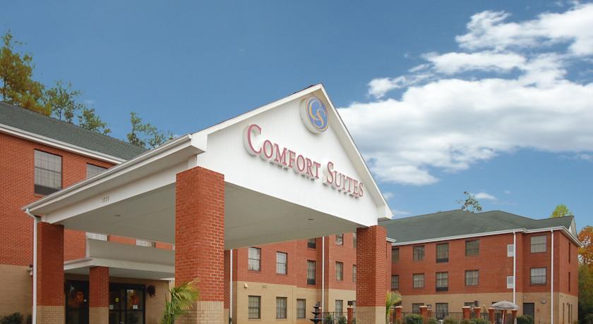 Отель Comfort Suites Arena