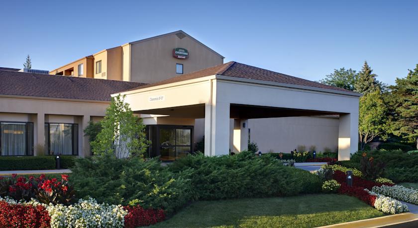 Отель Courtyard Chicago Arlington Heights/North