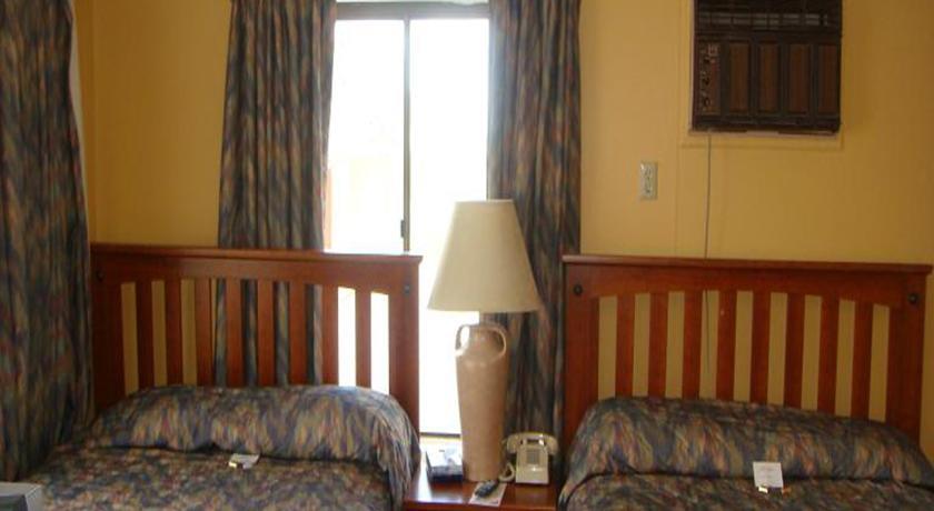 Отель The Moulton Hotel