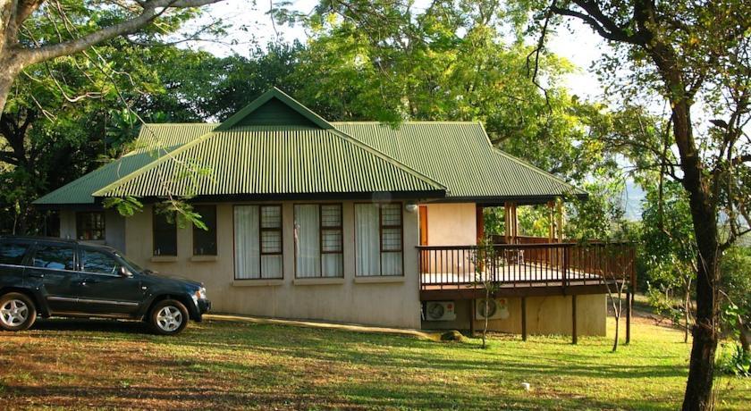 Апартаменты Mahogany Hill Cottage