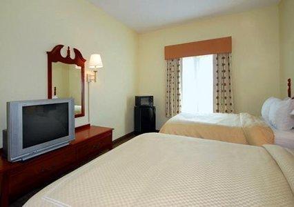 Отель Comfort Suites Historic District