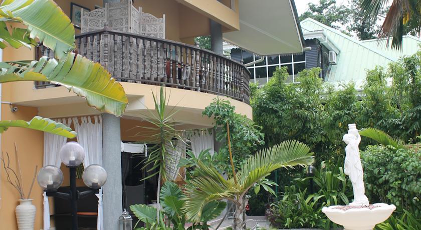 Гостевой дом Oceane Self Catering