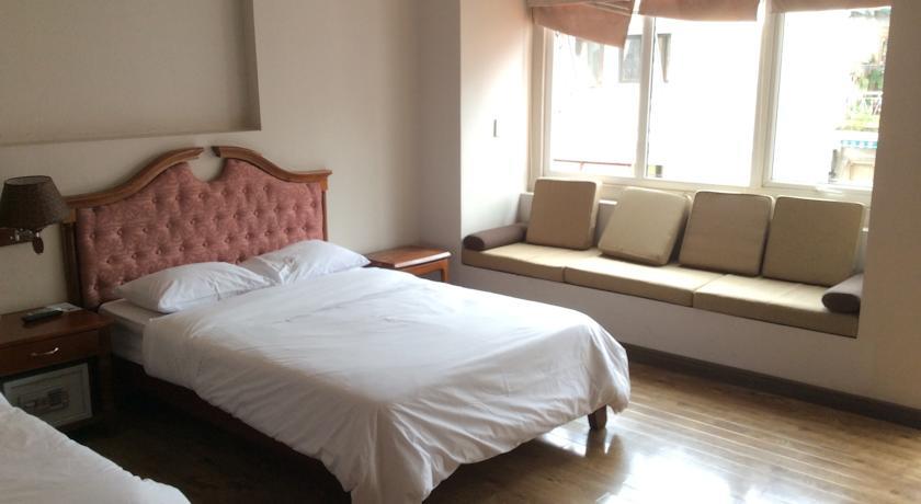 Dream Hotel 1