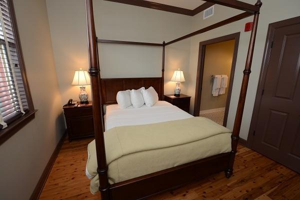 Отель Water Street Hotel & Marina