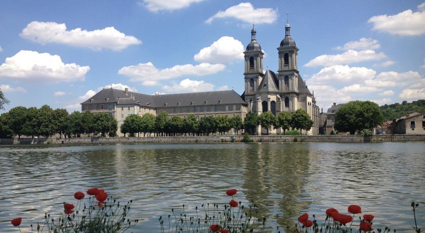 Отель Hôtel de l'Abbaye des Prémontrés