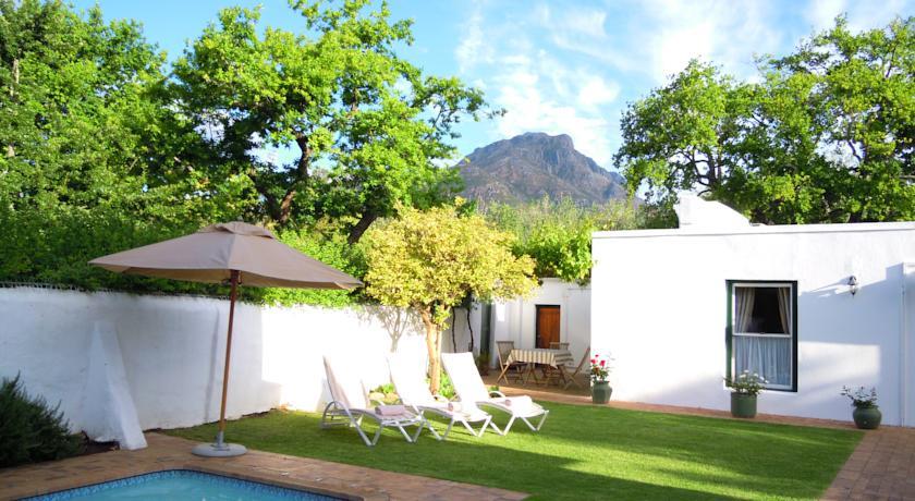 Avenues Guest Lodge
