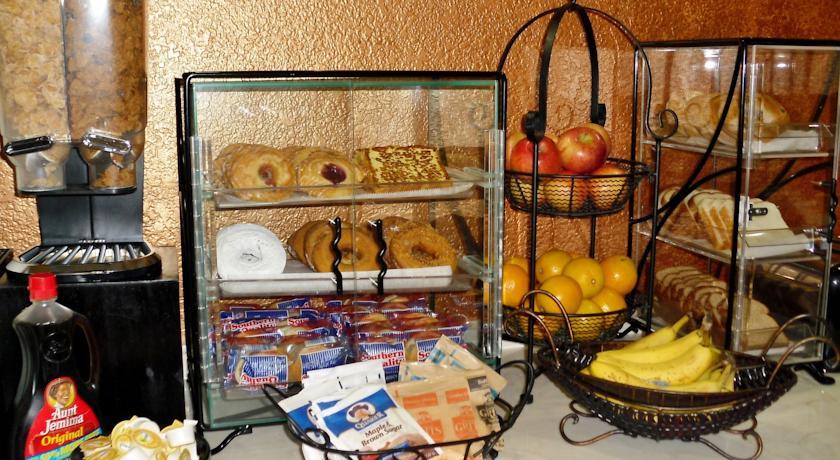 Отель Regency Inn & Suites Biloxi