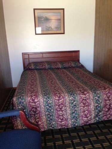 Отель Big 12 Motel