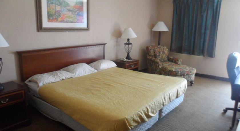 Отель Deluxe Inn - Statesboro