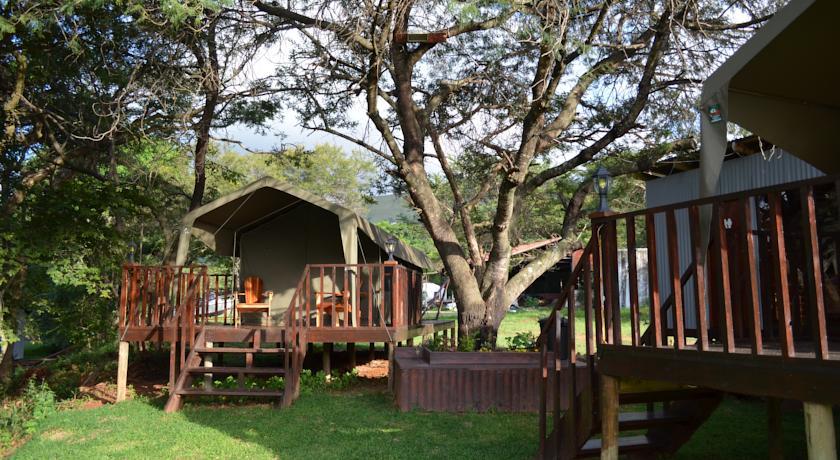 Отель Black Eagle Retreat Exclusive Country Lodge