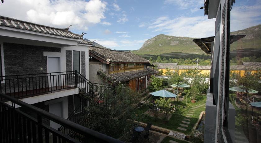 Lashi lakeside hotel