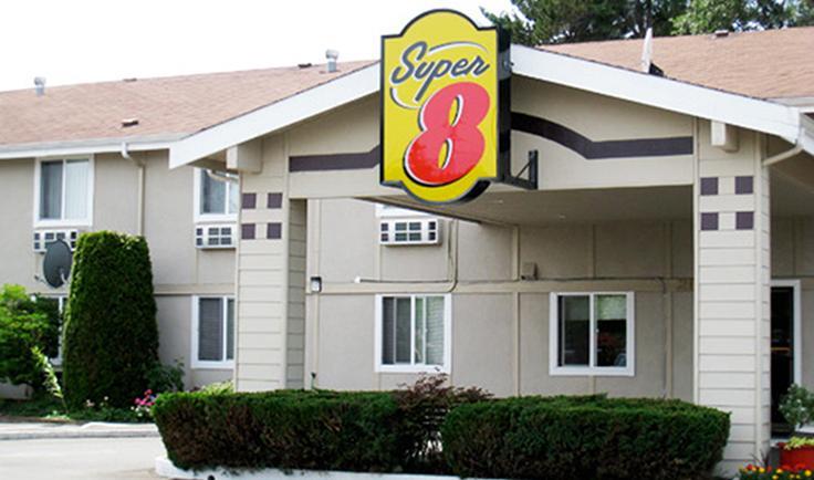 Отель Super 8 Shelton