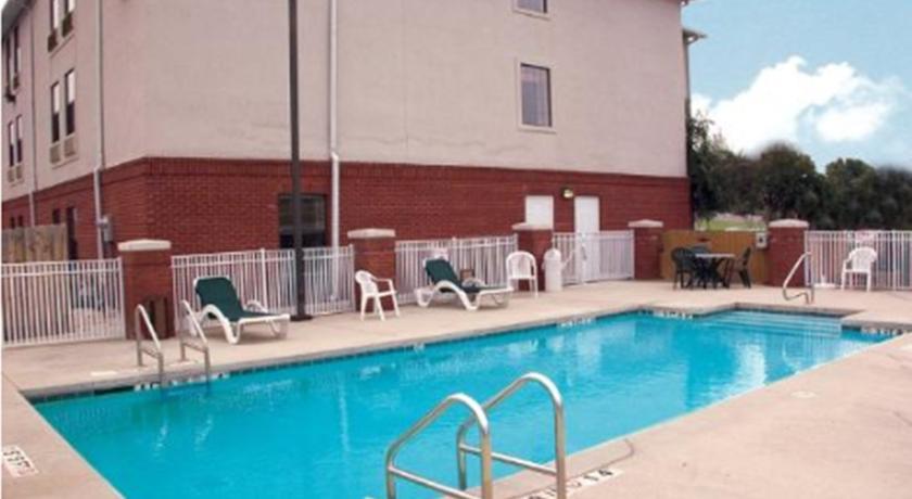 Отель Holiday Inn Express & Suites Fultondale