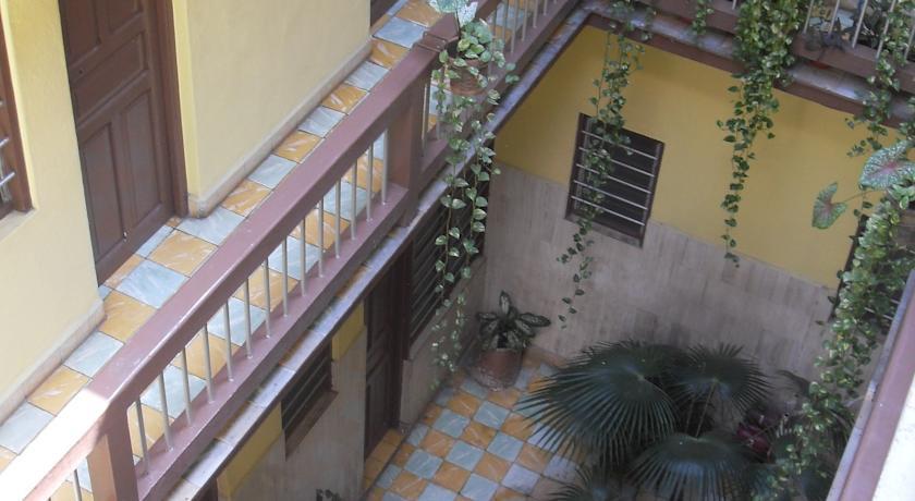 Отель Hotel Amparo