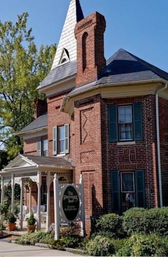 Мини-отель Parsonage Inn Bed and Breakfast