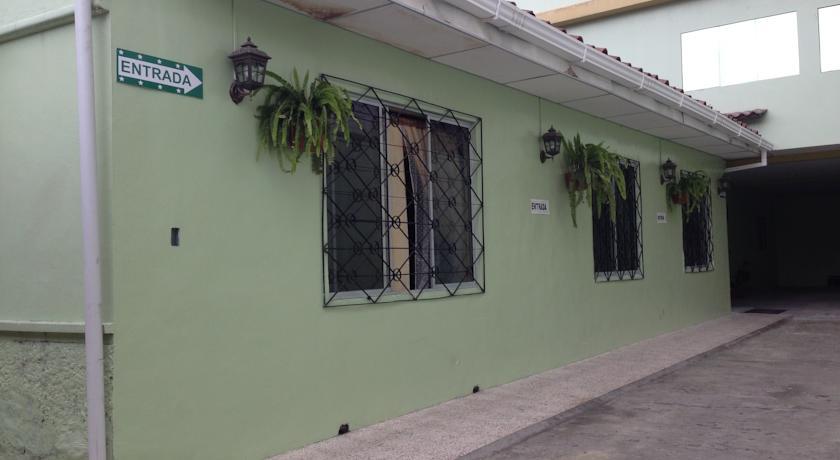 Гостевой дом Hostal Los Lirios
