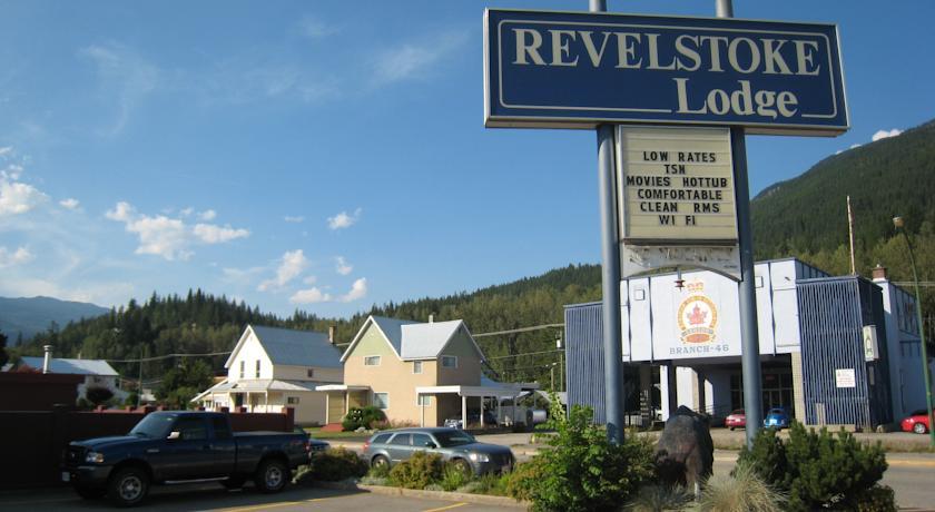 Отель Revelstoke Lodge