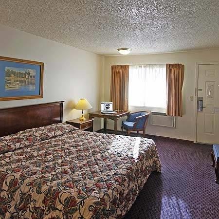 Отель Ponderosa Inn Redding