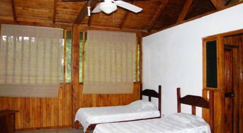 Отель Blue Jay Lodge