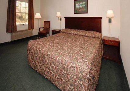 Отель Econo Lodge Crystal Coast