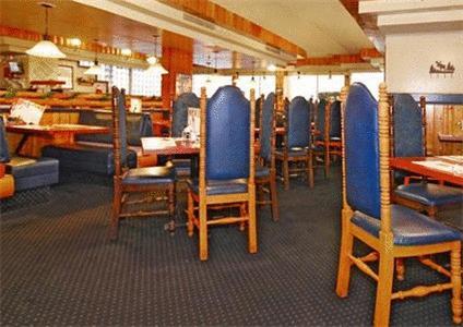 Отель Quality Inn - Fresno