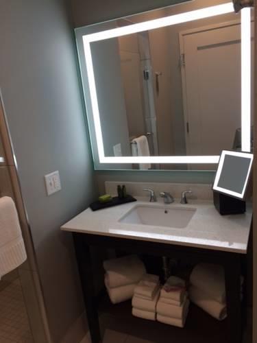Отель Cotton Sail Hotel Savannah Riverfront