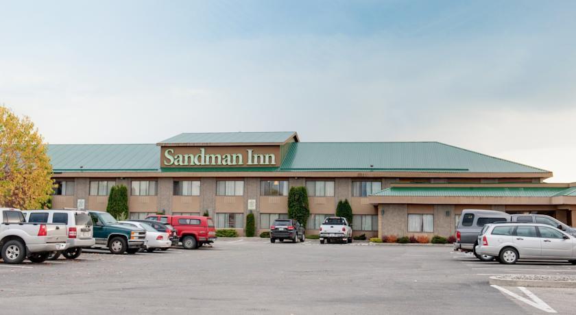 Отель Sandman Inn Cranbrook