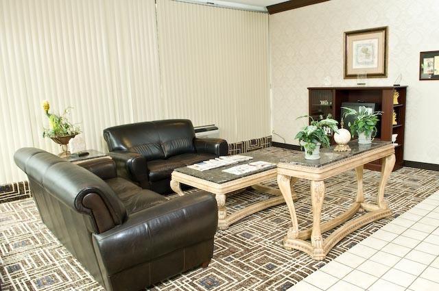 Отель Guest Lodge - Pageland