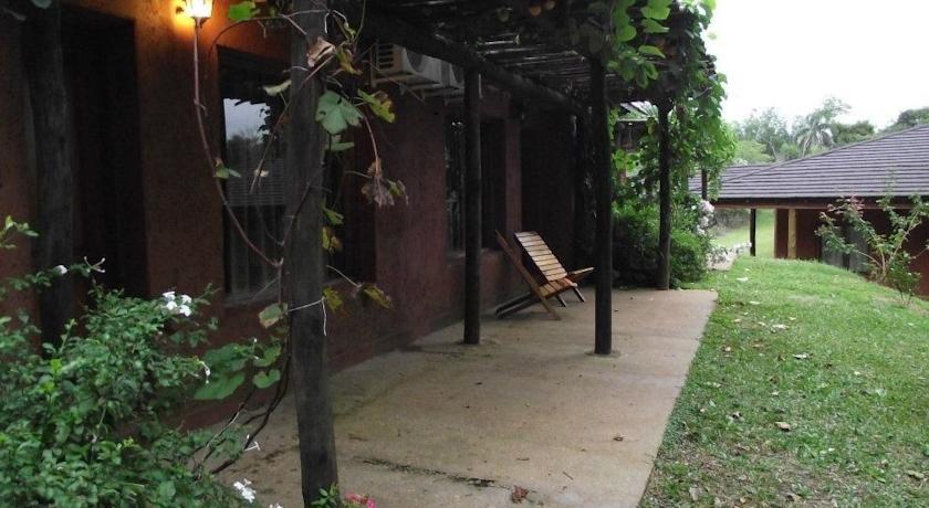 Отель Ytororo Lodge