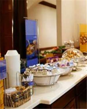 Отель Hampton Inn High Point