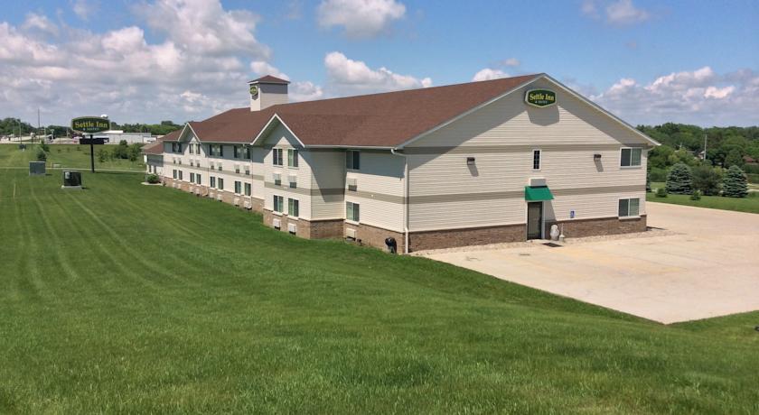 Отель Settle Inn and Suites Harlan
