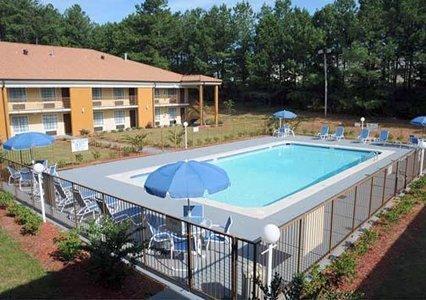 Отель Quality Inn & Suites Bremen