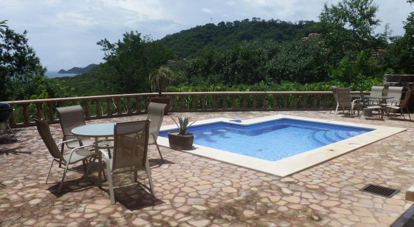 Мини-отель Bombero Adventures B&B