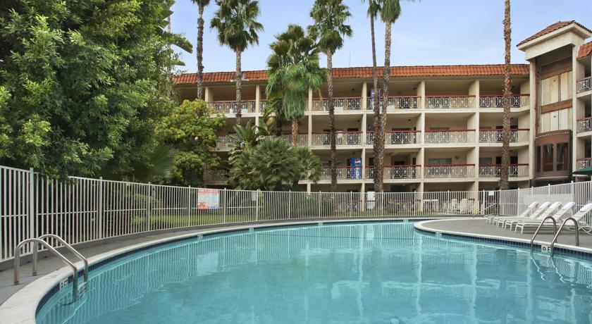 Отель Ramada Burbank