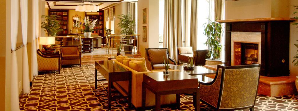 Отель Hotel Las Colinas