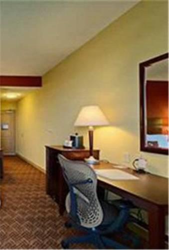 Отель Hampton Inn Edmond