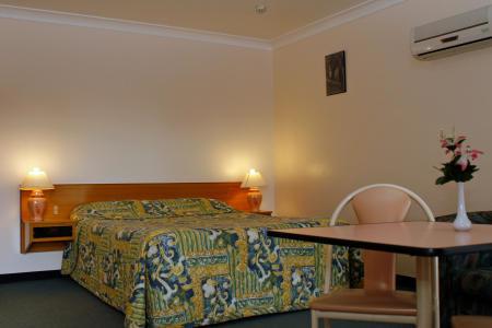 Отель Shearing Shed Motel Dubbo