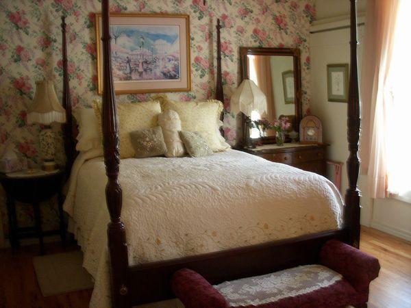 Отель The Brownstone Inn