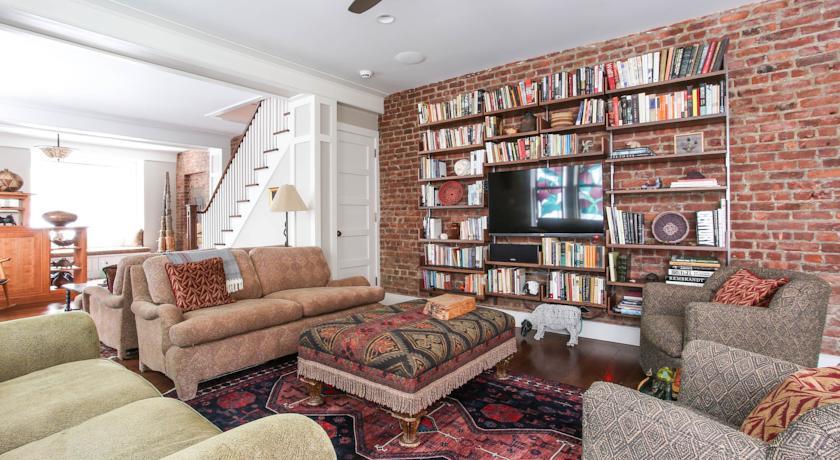 8th Street Townhouse by onefinestay